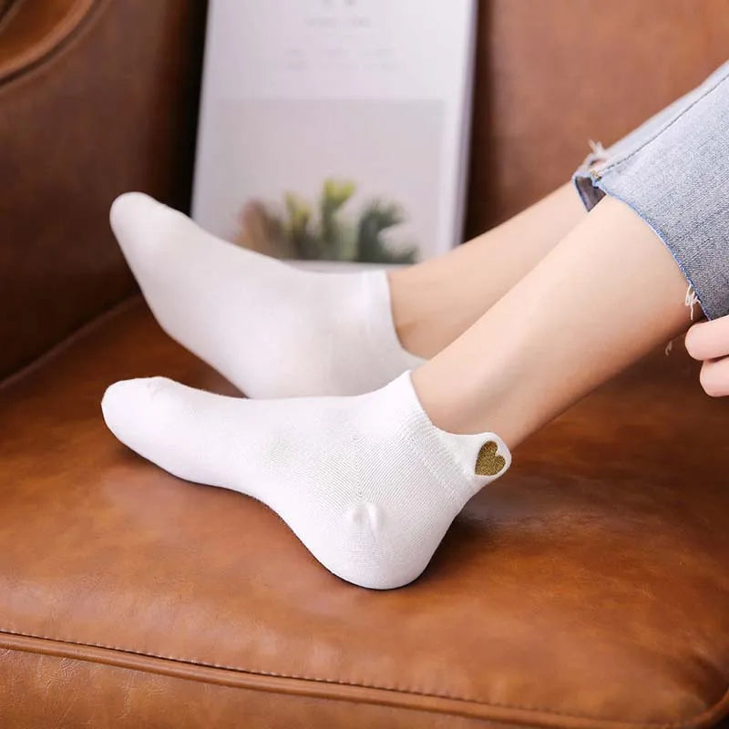 Women’s Heart Embroidered Low-Cut Cotton Socks – 4 Pairs Breathable Casual Ankle Socks